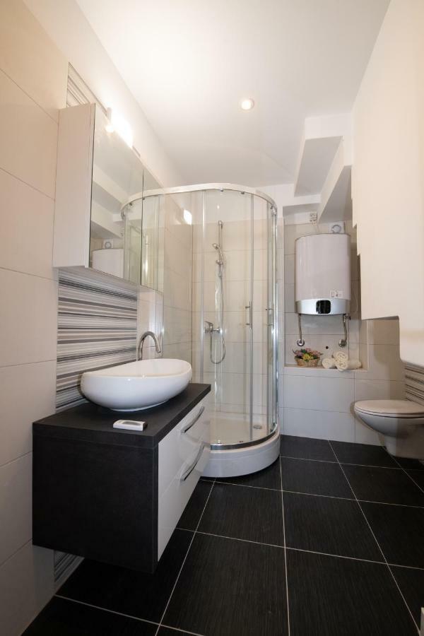 Emili Apartment *